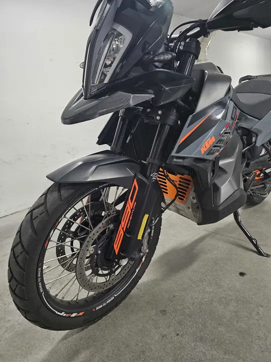 KTM 890 Adventure