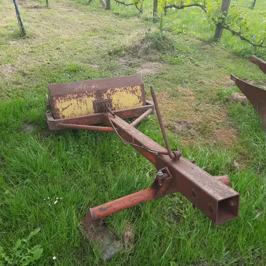 Utovarivaci Naletni utovarivač