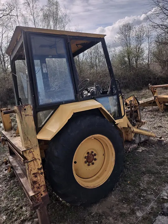 Bageri Rovokopaci Dijelovi za MF 50 HX