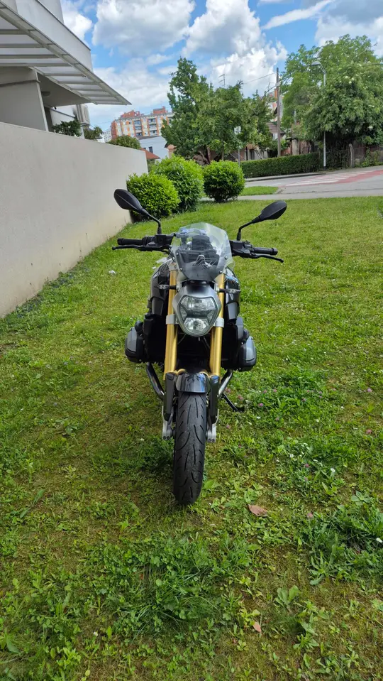 BMW R1200R
