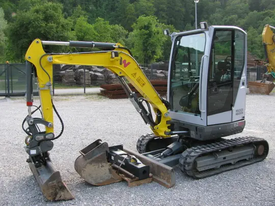 Bageri Rovokopaci Mini bager Neuson Wacker EZ26 sa 2 kašike + NOVI čekič
