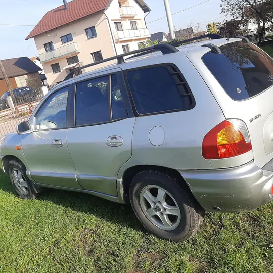 Hyundai SANTA FE