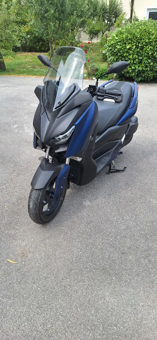 Yamaha X MAX 300