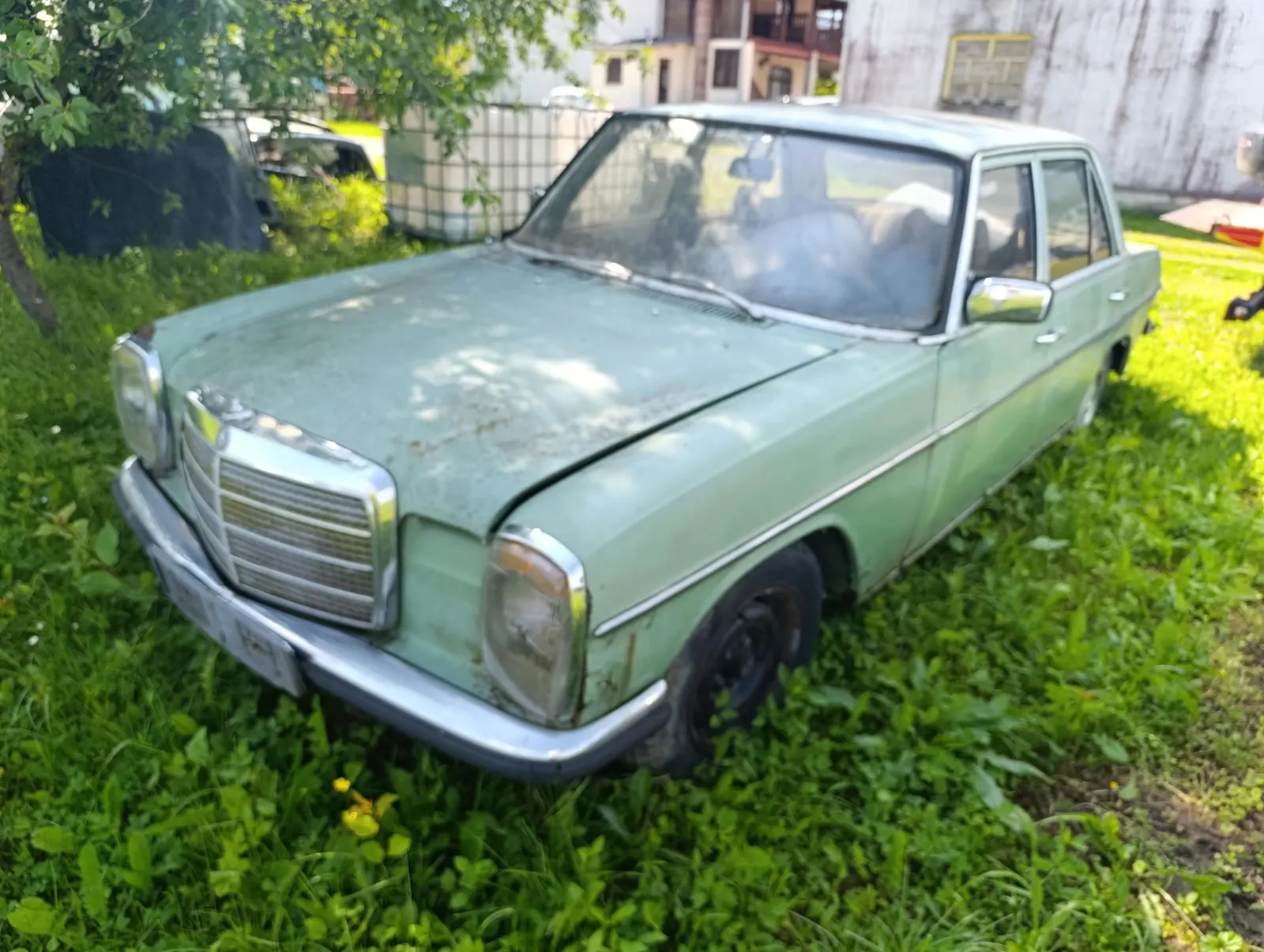 Mercedes-Benz 240