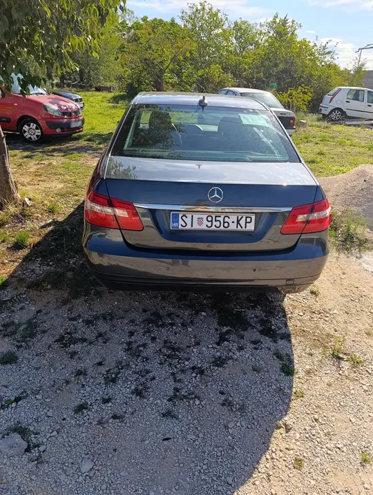 Mercedes-Benz E 200