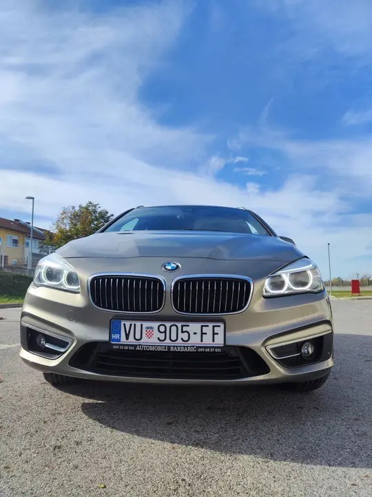 BMW 220