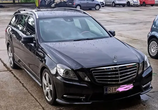 Mercedes-Benz E 200