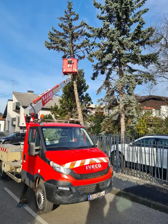 Ostalo AUTOKOŠARA najam