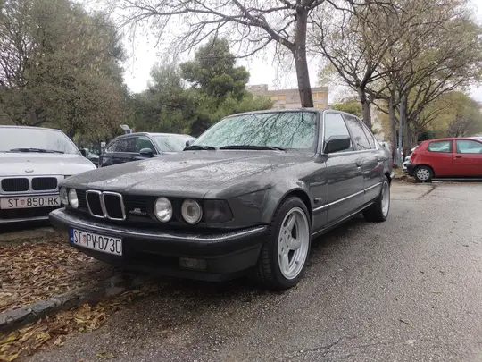 BMW 730