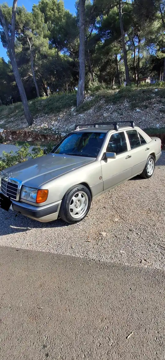 Mercedes-Benz 200