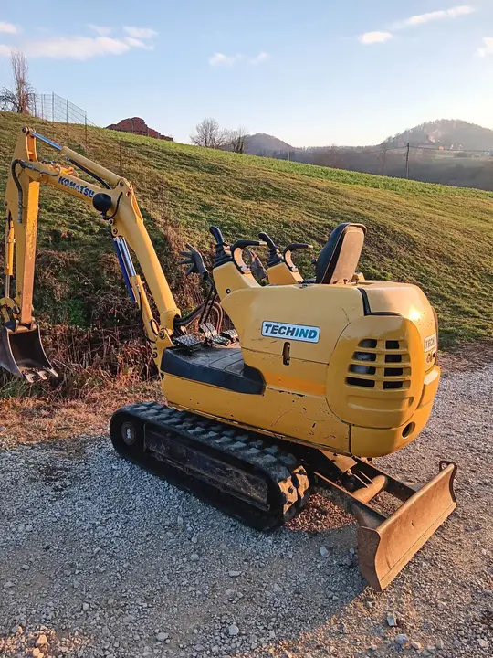 Komatsu PC15R