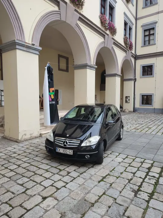Mercedes-Benz A 180