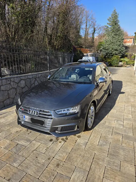 Audi S4