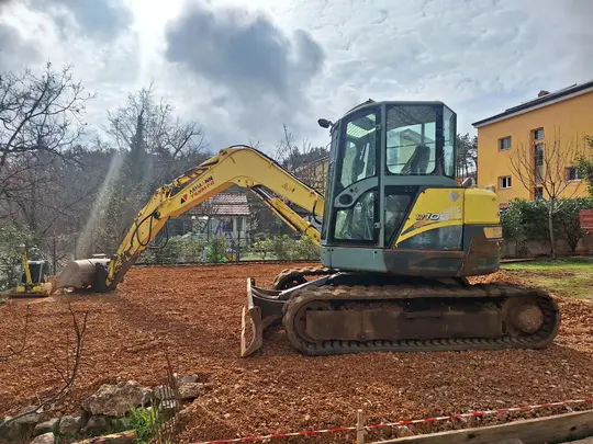 Yanmar PRODAJE SE YANMAR SV100