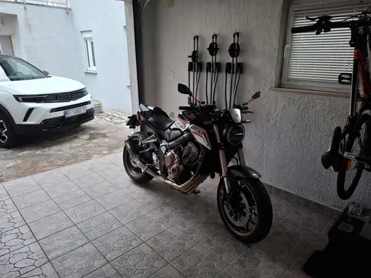 Honda CB650R