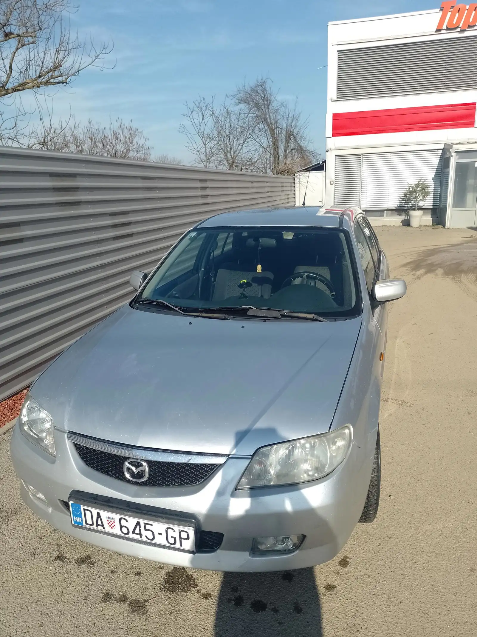 Mazda 323
