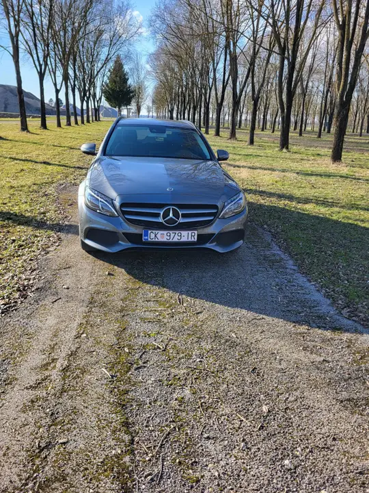 Mercedes-Benz C 220