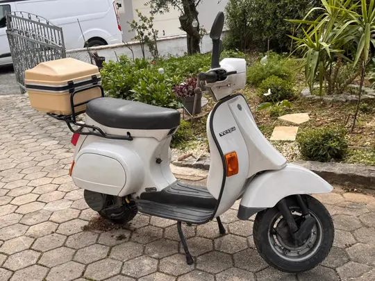Piaggio Vespa