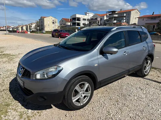Nissan Qashqai+2