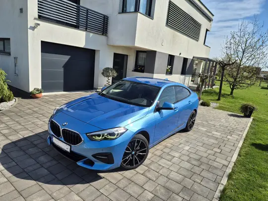 BMW 218