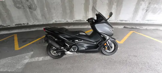Yamaha Tmax 560