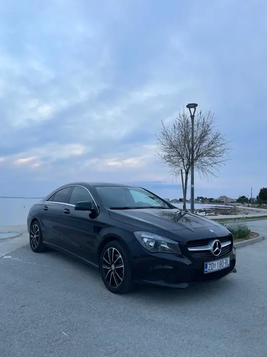 Mercedes-Benz CLA 180