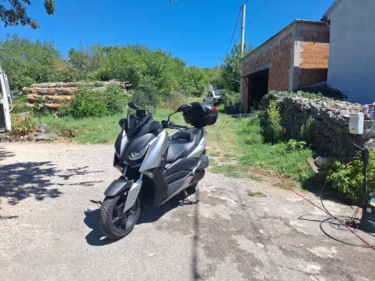 Yamaha X MAX 300