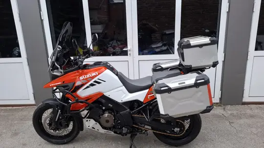 Suzuki V Storm 1050