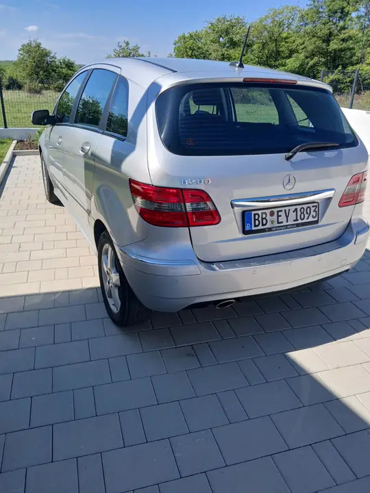 Mercedes-Benz 200