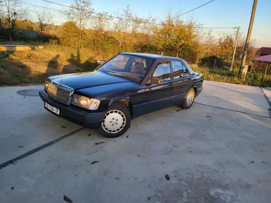Mercedes-Benz 190