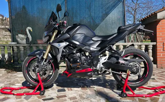 Suzuki GSX-R750