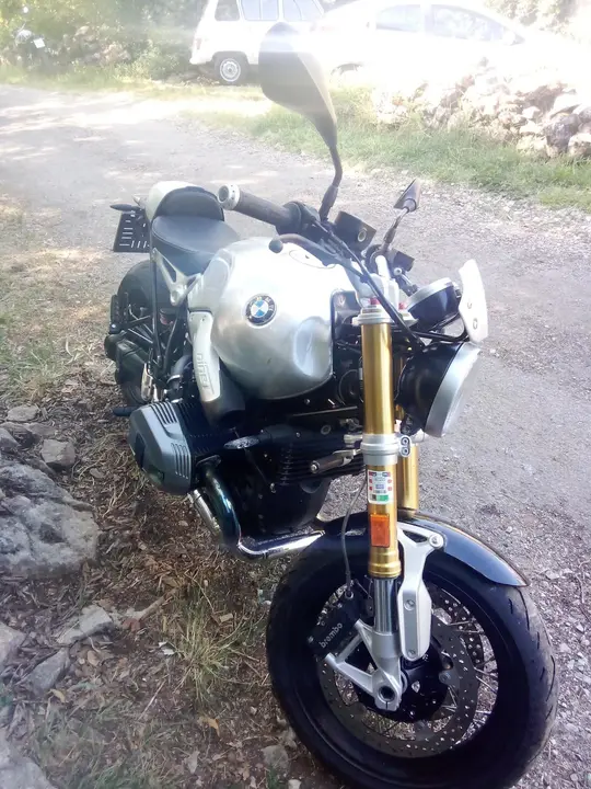 BMW R nineT