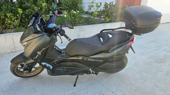 Yamaha X MAX 300