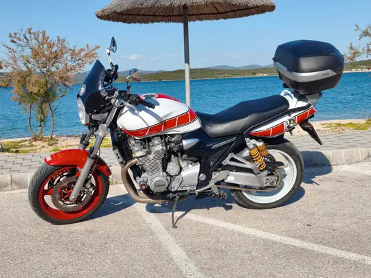 Yamaha XJR1300
