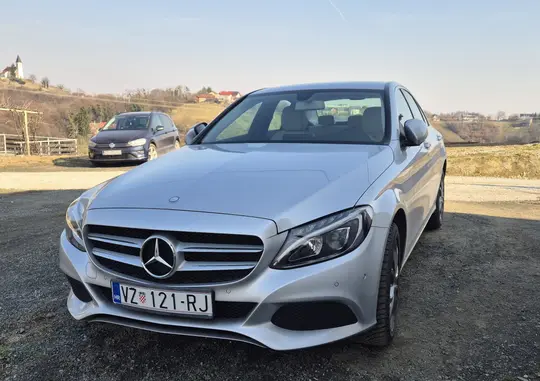 Mercedes-Benz 220
