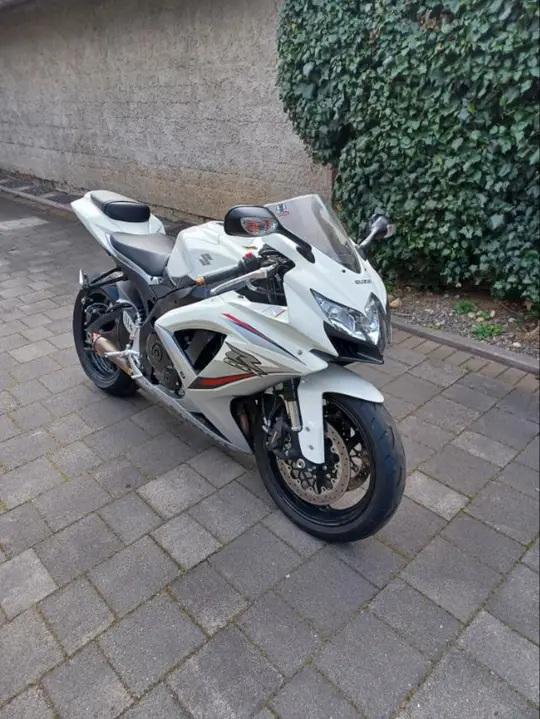 Suzuki GSX-R750