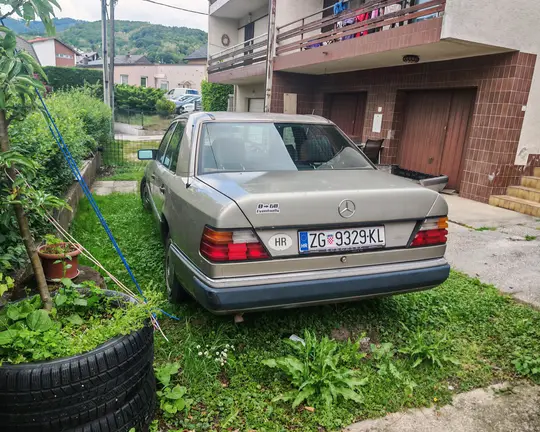 Mercedes-Benz 124