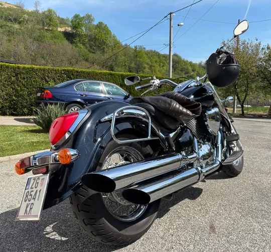 Suzuki Intruder