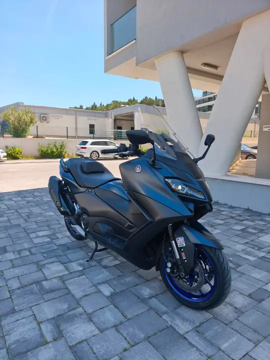 Yamaha Tmax 560