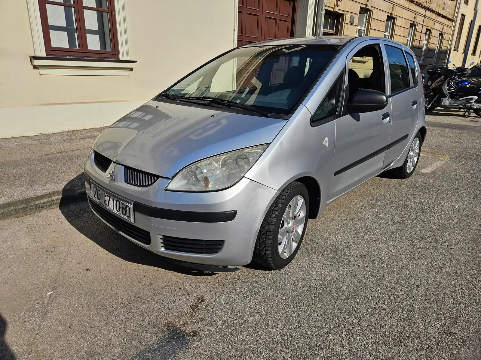 Mitsubishi Colt