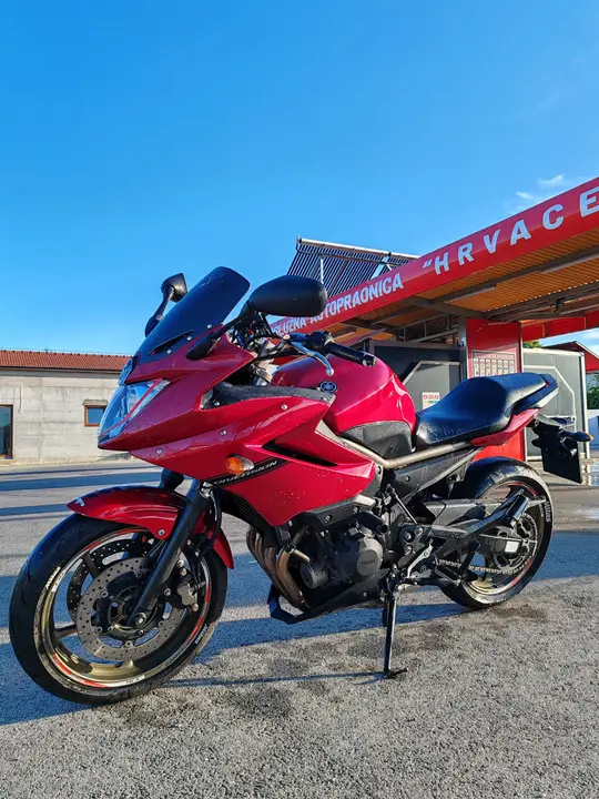 Yamaha XJ6