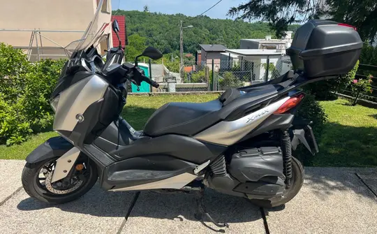 Yamaha X MAX 400