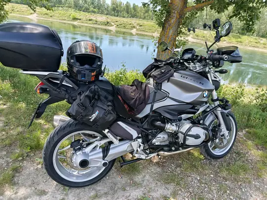 BMW R1200R