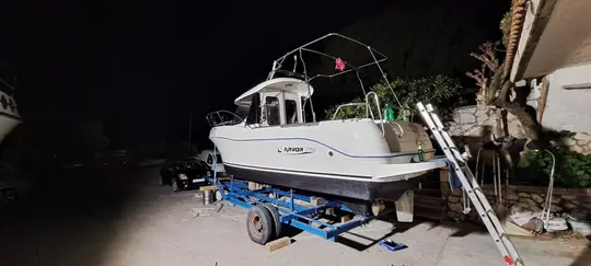 Arvor 215