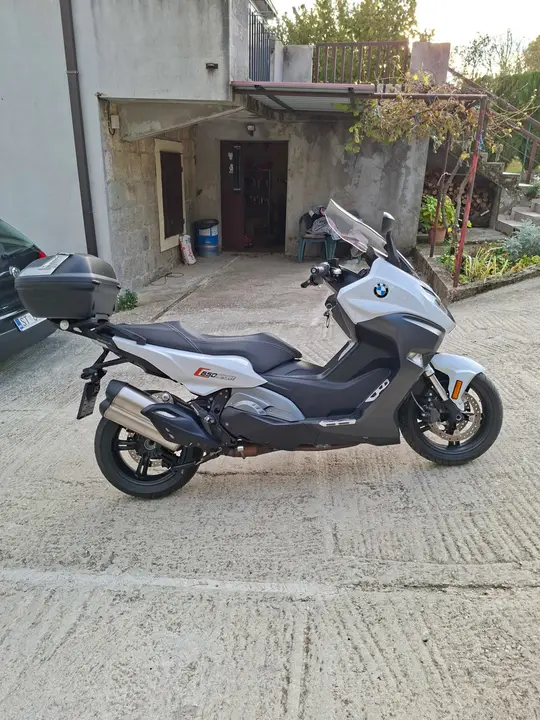 BMW C650GT