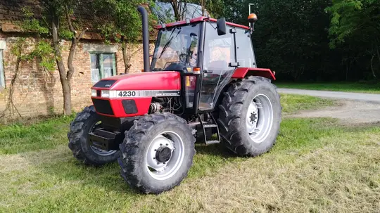 Case IH CASE 4230 Traktor