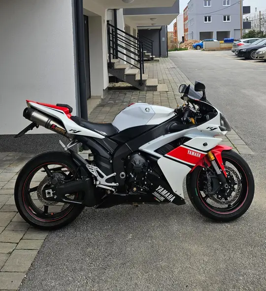 Yamaha YZF-R1