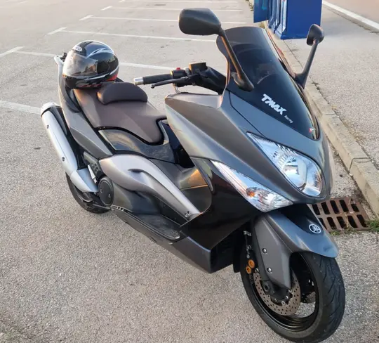 Yamaha Tmax SX