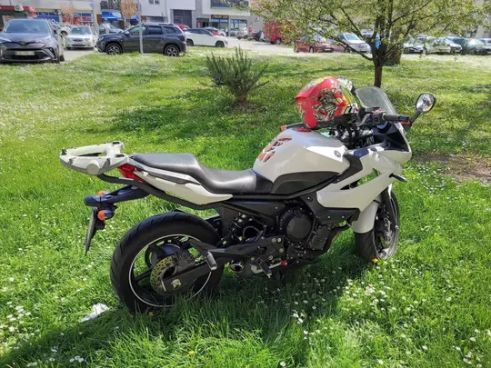 Yamaha XJ6
