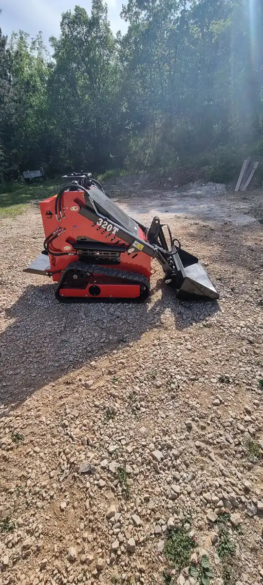 Bageri Rovokopaci Utovarivač 320T nosivosti 300 kg sa europskim Briggs&Stratton motorom 10KW.